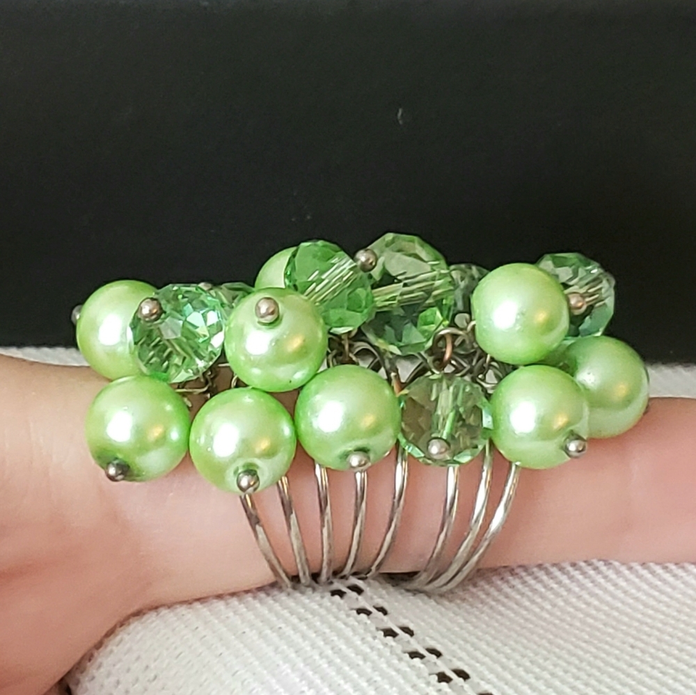 ⭐5/$25 Fun Funky  Lime Green Peridot August Beaded Bauble Ring - Picture 6 of 13